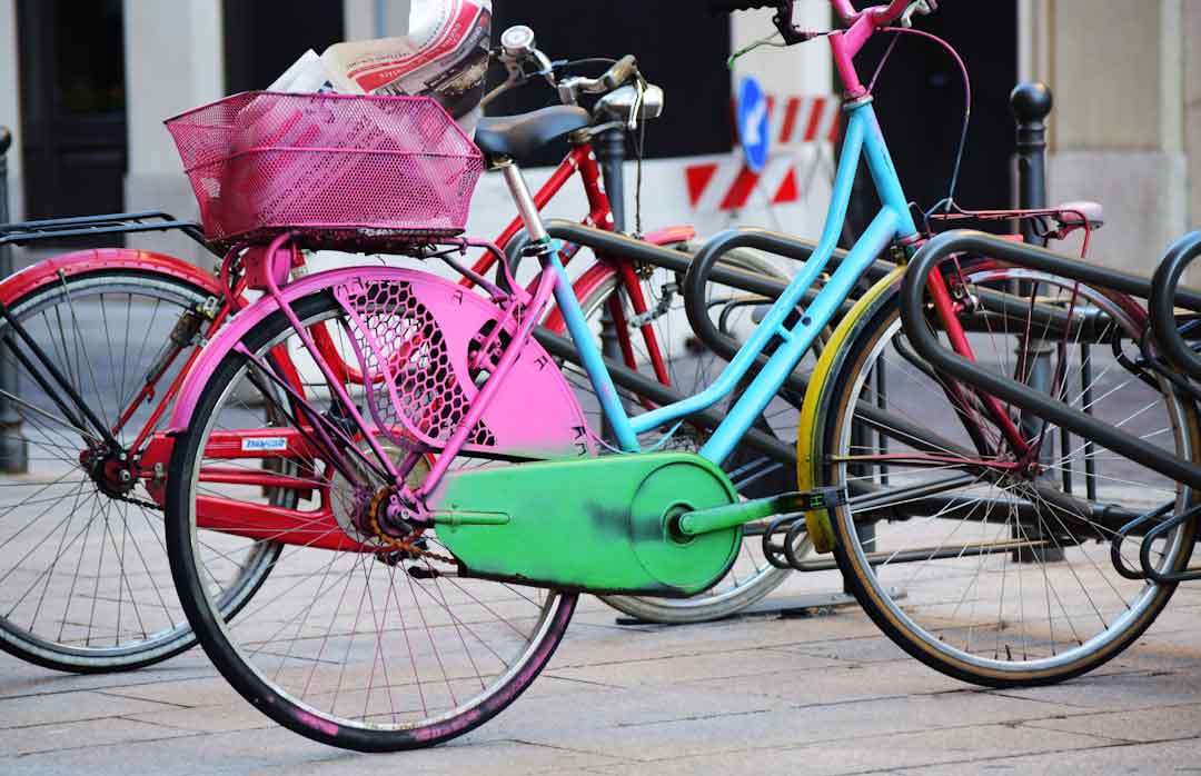 customized fixie bike with colorful design