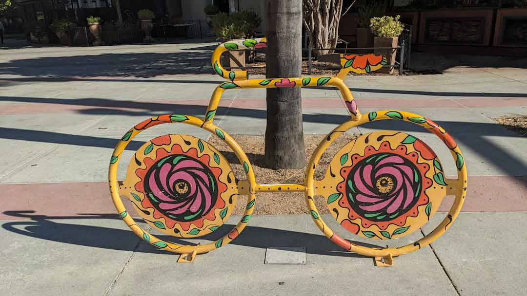 Colorful custom paint on a fixie bike