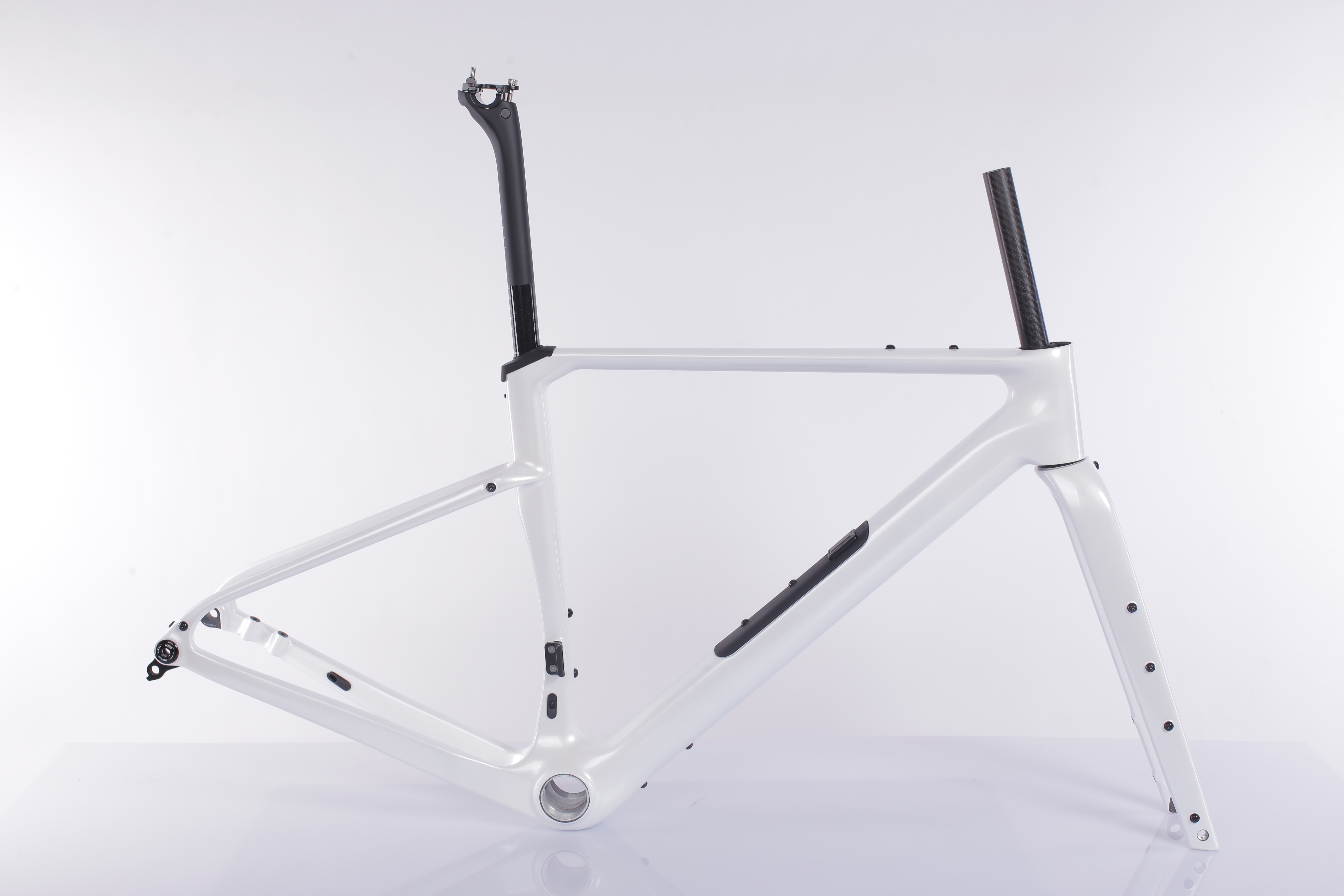 Sub-1000g Lightweight Carbon Gravel Frame in 6 months