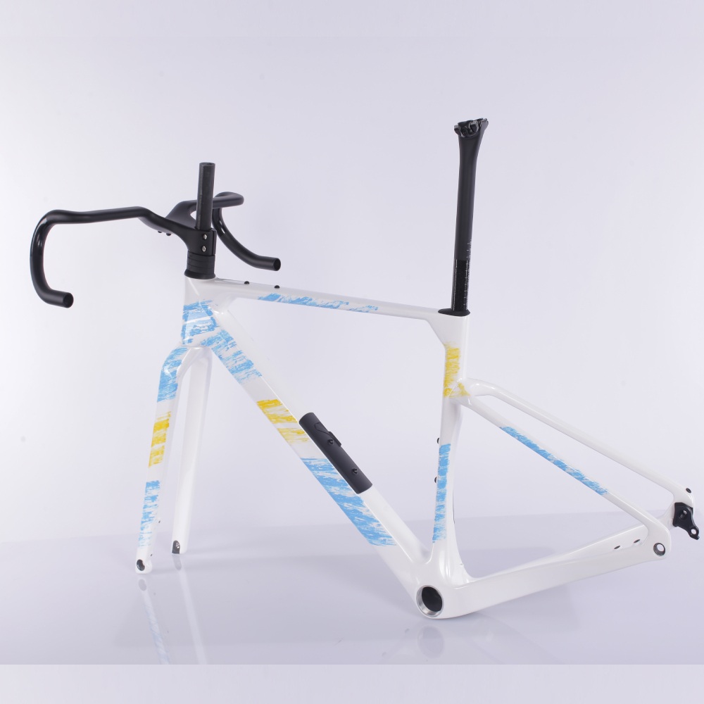 Gravel bike Rahmen with chainstay and downtube protector