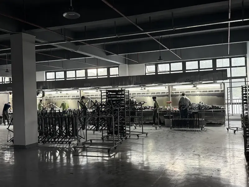 Mondince carbon bike frame factory production floor